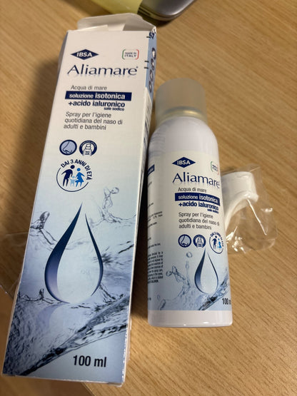 158549 - IBSA Aliamare Spray 100 ml – Sprej për hundë me ujë deti izotonik dhe acid hialuronik. Ndihmon në pastrimin dhe higjienën e hundës, i përshtatshëm për përdorim të përditshëm te të rriturit dhe fëmijët mbi 3 vjeç.