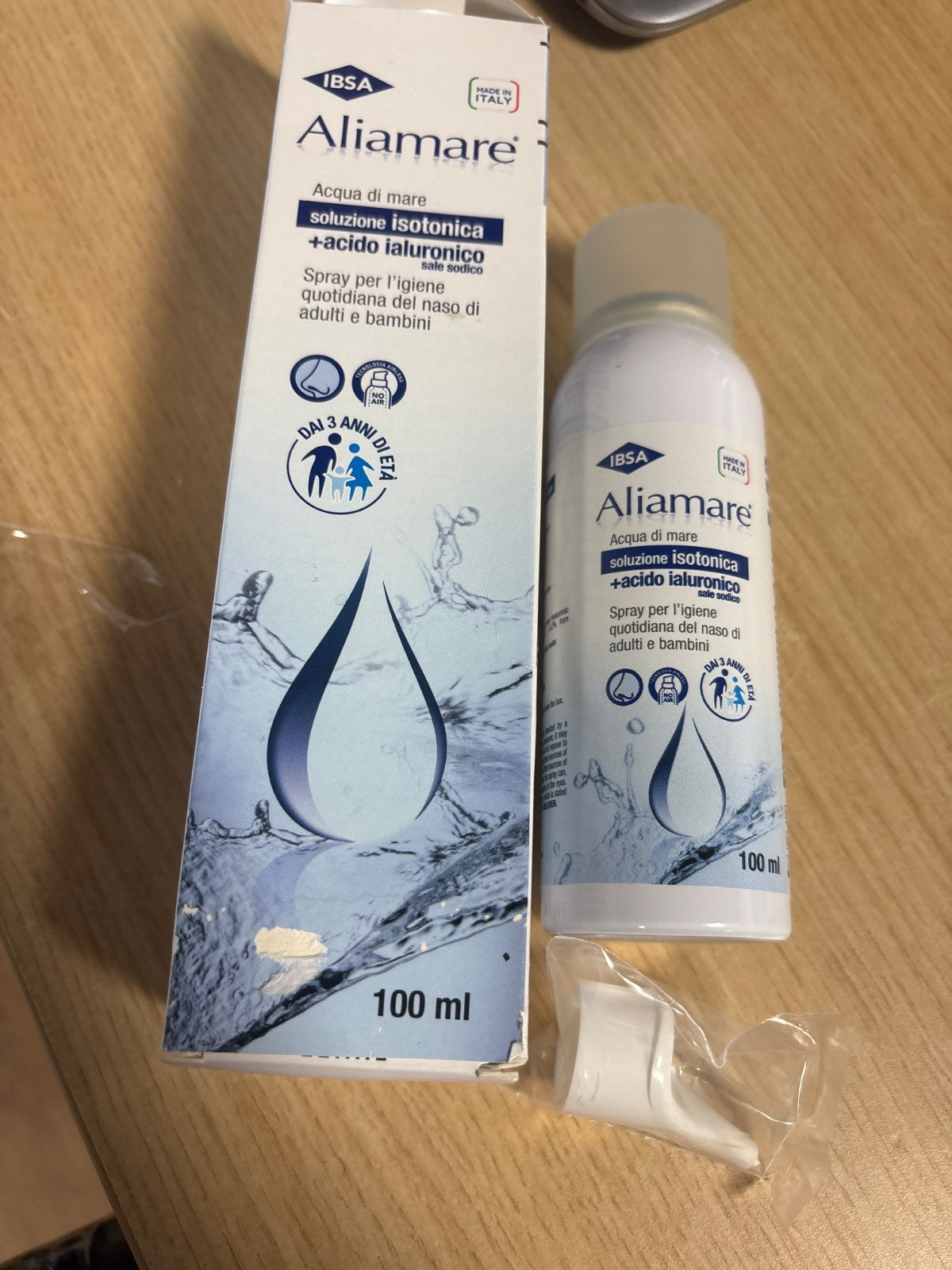 229950 - IBSA Aliamare Spray 100 ml – Sprej nazal me ujë deti izotonik dhe acid hialuronik për higjienën dhe pastrimin e hundës. I përshtatshëm për përdorim të përditshëm te të rriturit dhe fëmijët mbi 3 vjeç.