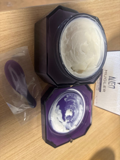 158503 - ALIEN BODY CREAM – Krem trupi Alien. (Krem hidratues për trupin me aromën e linjës Alien.)