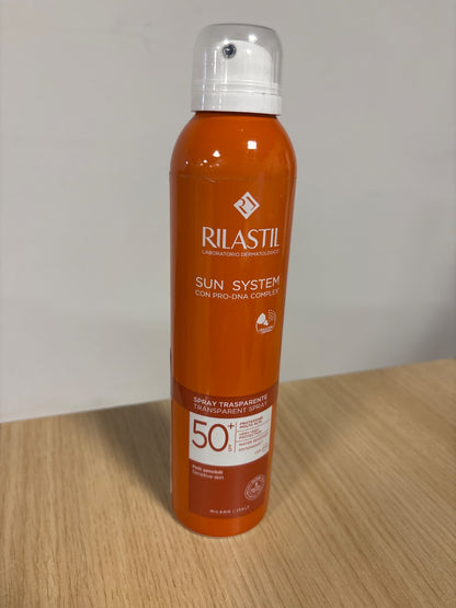 311969 - RILASTIL Sun System Transparent Spray SPF 50+, Sprej Transparent për Trupin, Rezistent ndaj Ujit, Të Gjitha Llojet e Lëkurës, Veprim Antioksidant dhe Qetësues, 200 ml