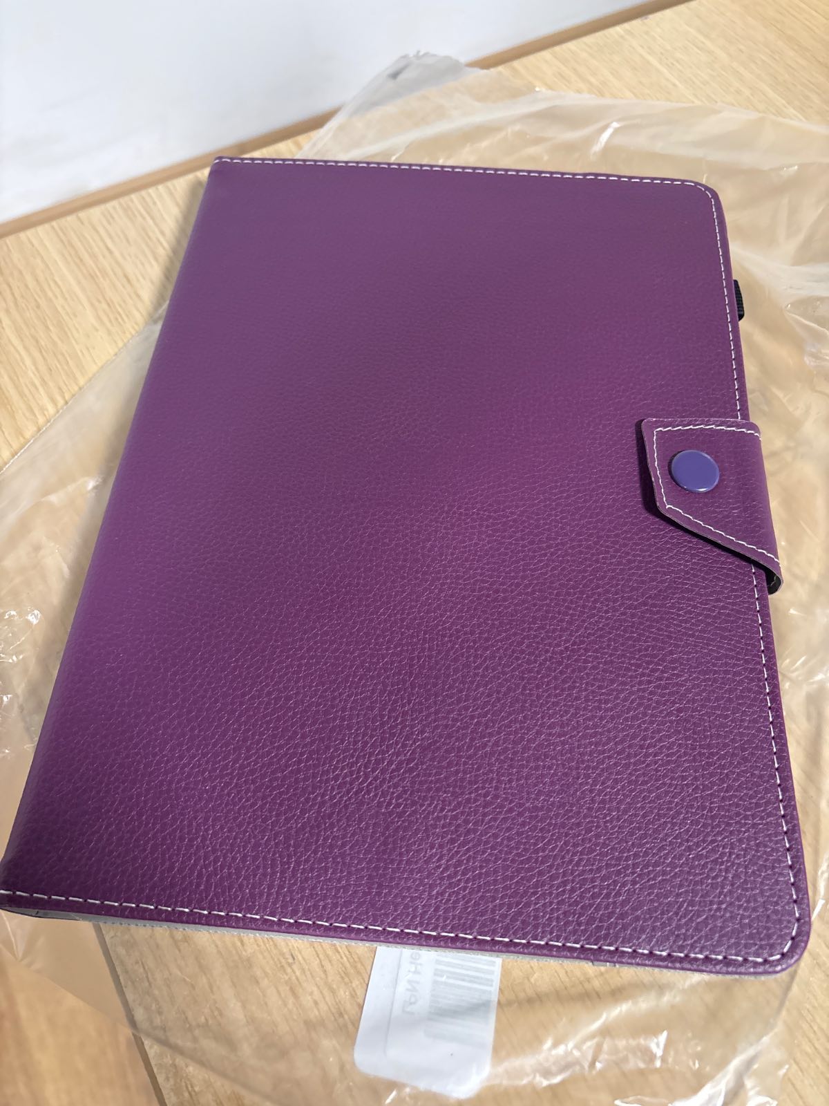 311964 - DETUOSI – Këllëf universal për tablet 10.1 inç, me mbajtëse për laps digjital, ngjyrë vjollcë.