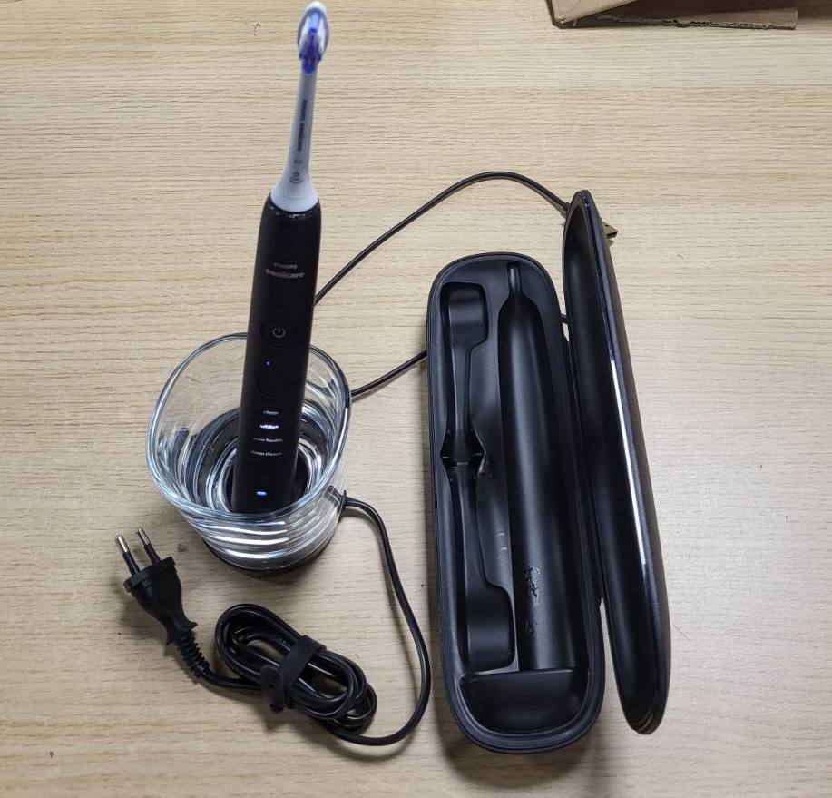 335784 - Furçë dhëmbësh elektrike Philips Sonicare DiamondClean Smart 9400, furçë sonike me aplikacion, sensor presioni, identifikim të kokës së furçës, 4 mënyra pastrimi dhe 3 nivele intensiteti, e zezë, modeli HX9917/89