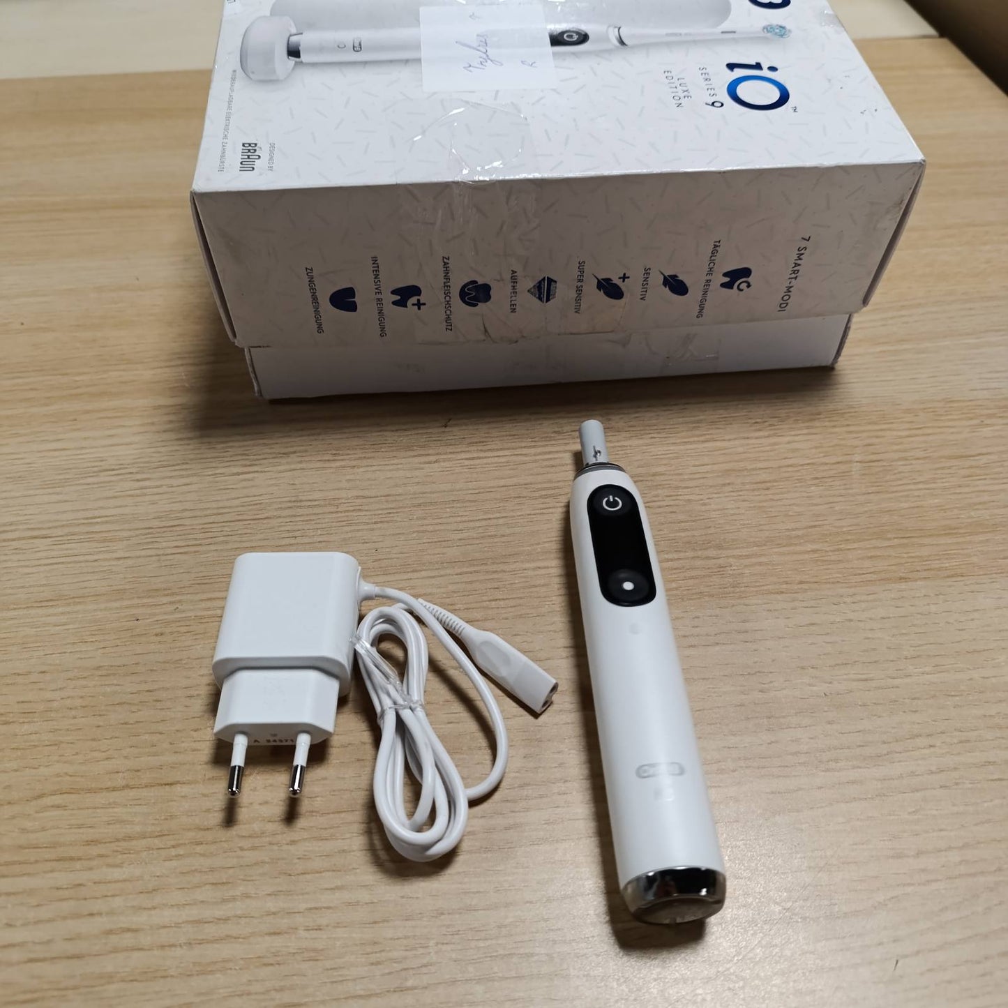 320853 - ORAL-B Furçë dhëmbësh elektrike iO Series 9, e bardhë