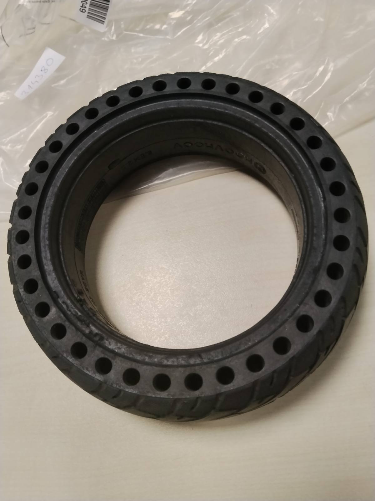 314380 - MOOVMOOV GOMË E NGURTË PËR DUALTRON MINI DHE SPEEDWAY, 8.5 x 2.5 INÇ, KUNDËR SHPIMIT DHE RRËSHQITJES