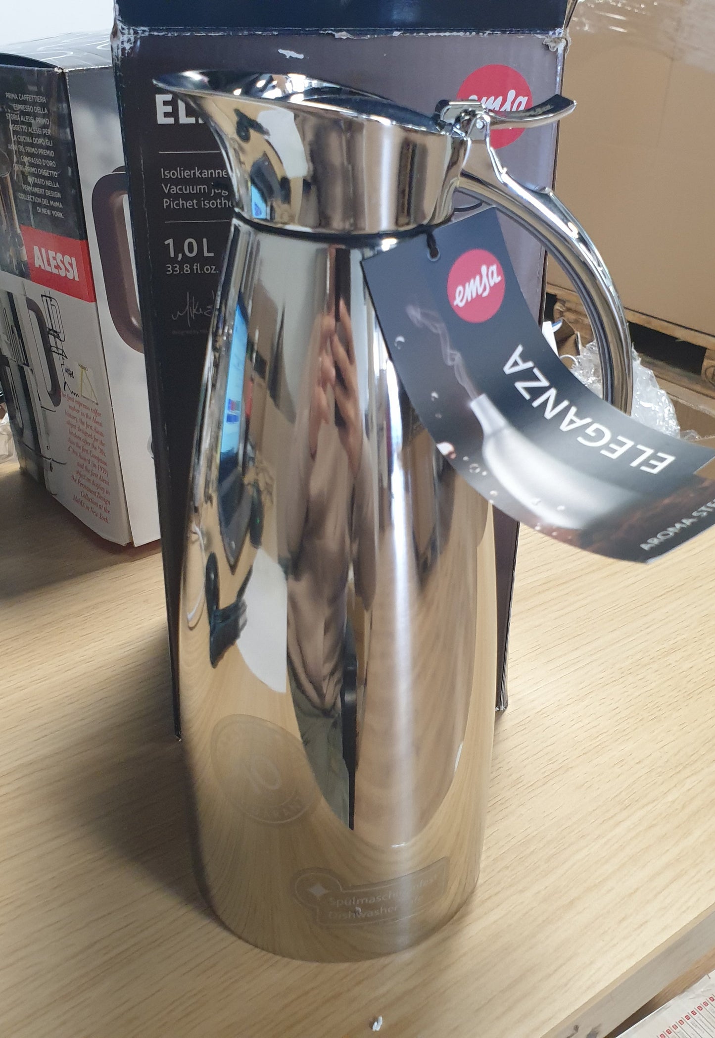 260784 - ENË E IZOLUAR PREJ ÇELIKU INOX EMSA ELEGANZA, 1L, termos me mbyllje të lehtë, ruan nxehtësinë për 12 orë, të ftohta për 24 orë, e sigurt për lavastovilje, 502489