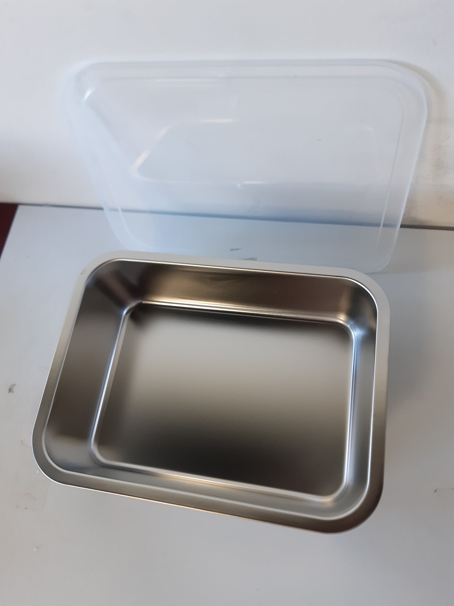 251895 - SUMTree Kuti brumi pice prej çeliku inox me kapak, 36x27x10 cm, 9 litra, për përgatitjen e picave, ëmbëlsirave, bukës, frutave, sallatave, mishit, shumëfunksionale për festa verore