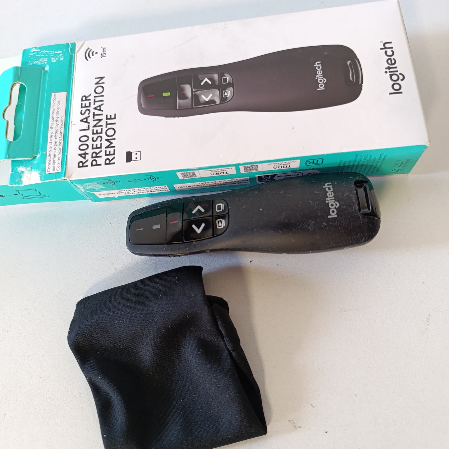 266496 - LOGITECH Telekomandë Prezantimi Pa Tel R400, Marrës 2.4 GHz/USB, tregues lazer i kuq, rreze 15 metrash, 6 butona, kontroll intuitiv, tregues baterie, PC - e zezë