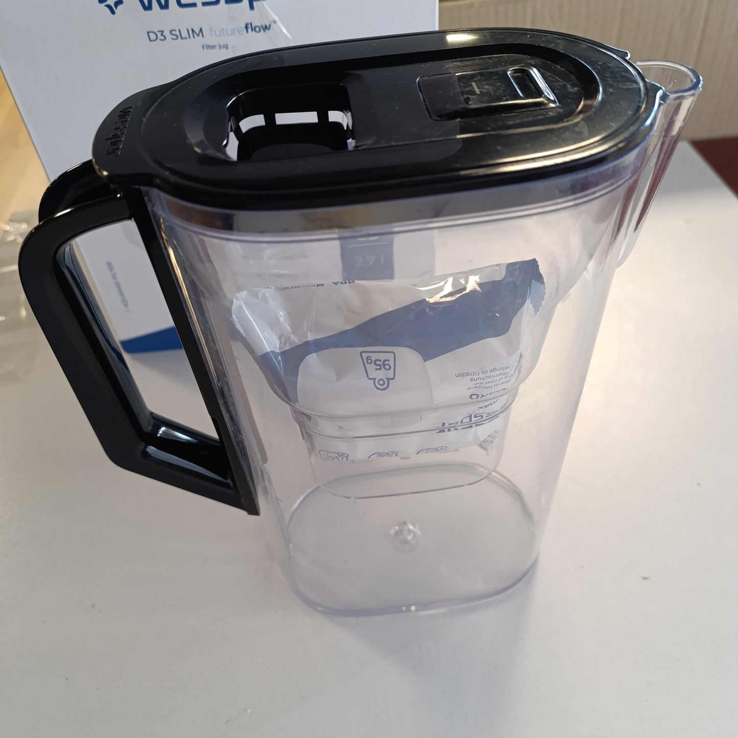 184312 - WESSPER Enë me Filtër Uji 2.7L, Numër LED, Përshtatshme për Frigorifer, Material Qymyr, Pa BPA, Ngjyra e Zezë