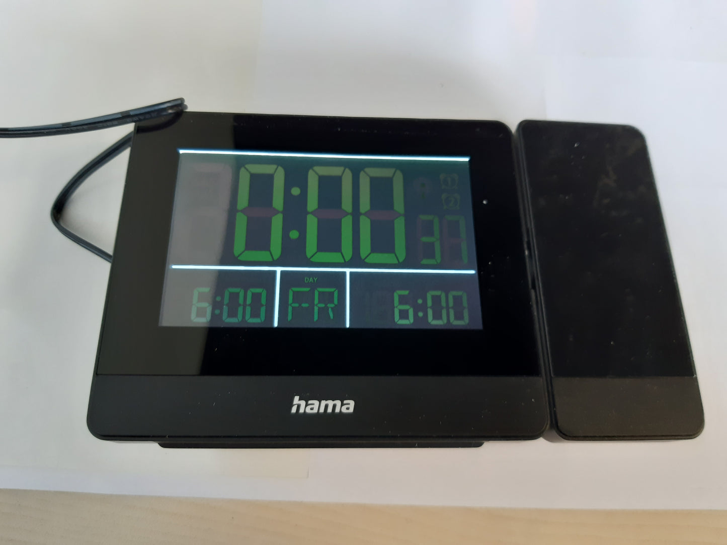 245966 - HAMA - Orë alarmi me projeksion, USB, ekran me prekje, e zezë