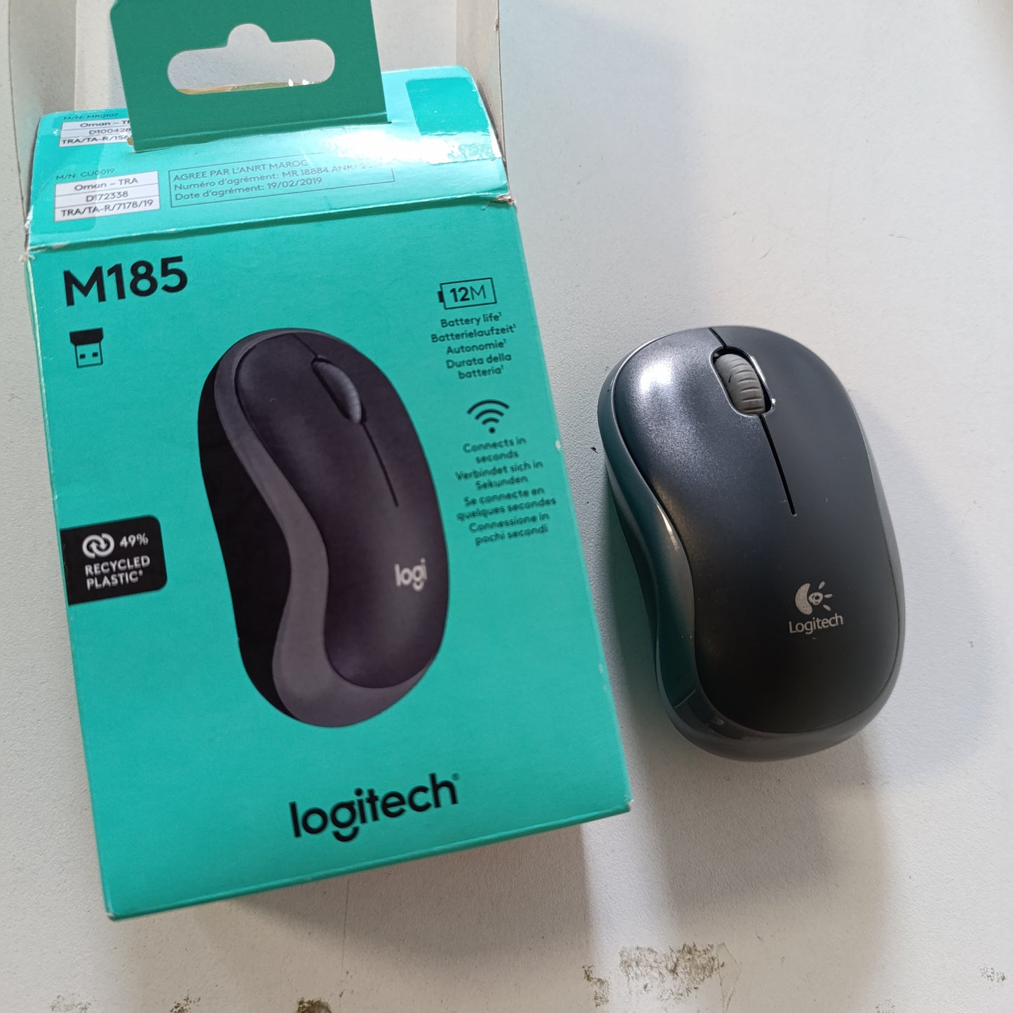 266847 - LOGITECH Maus pa Tel M185, 2.4 GHz me Marrës Nano USB, Jetëgjatësi Baterie 12 muaj, Gjurmim Optik 1000 DPI, Ambidextrous, i Pajtueshëm me PC, Mac, Laptop - Gri