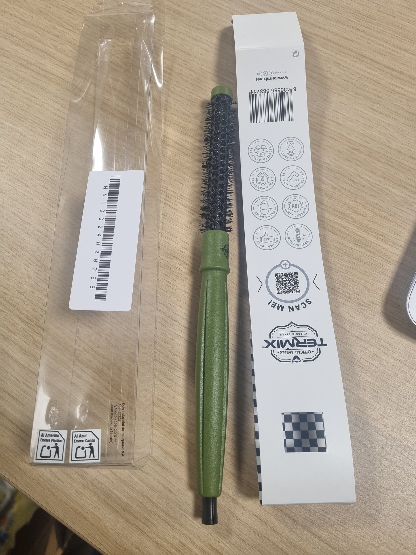 150250 - Furçë profesionale rrethore Termix Ø12 për meshkuj, për të gjitha llojet e flokëve, me teknologji qeramike dhe jonike, për stilim dhe volum.