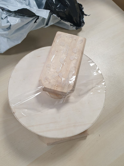 210084 - TRIXIE Biçikletë Ekuilibri Prej Druri, Ø 21 cm, E Patrajtuar, Sipërfaqe Vrapimi e Mbyllur me Mbulesë Tape, Kushineta me Sfera për Lëvizje të Lehta, Madhësia 21x24x10 cm, Modeli 60922