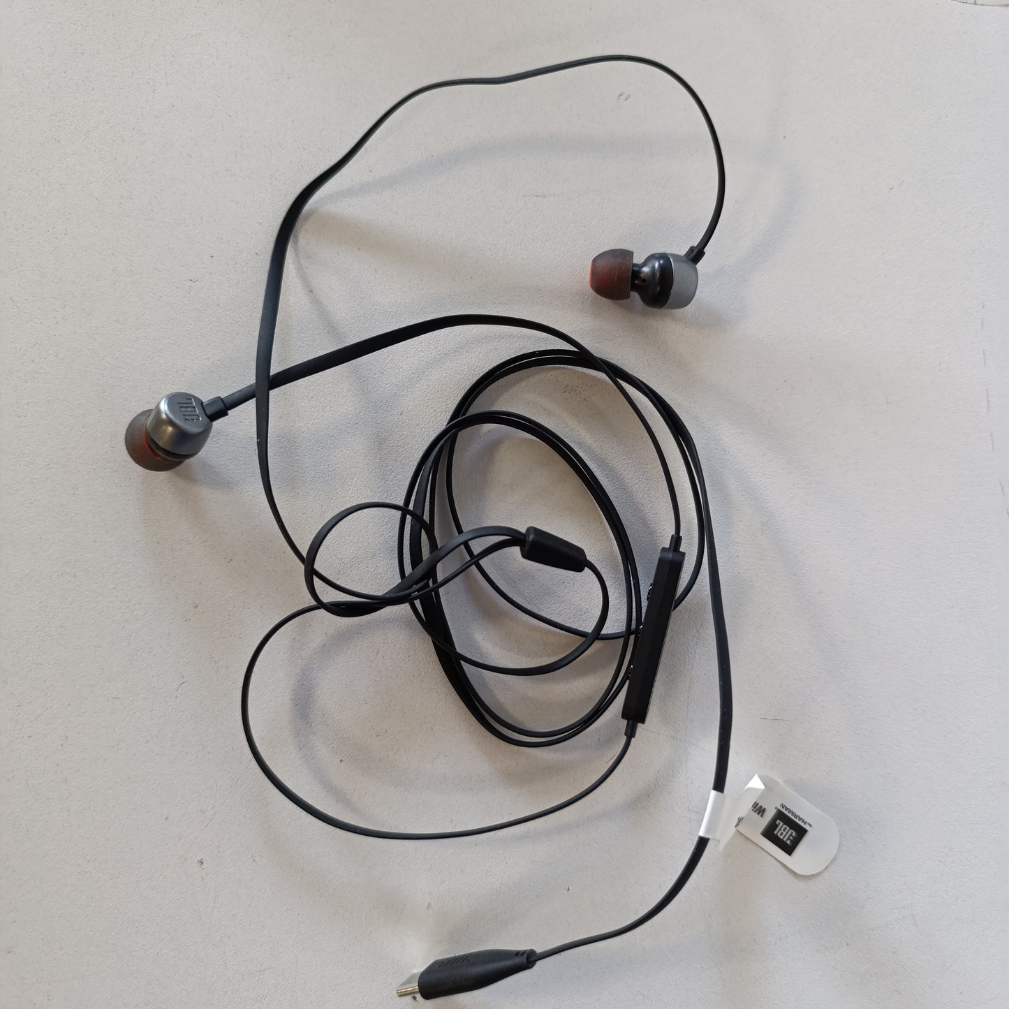 268752 - JBL Kufje Tune 310 C, kufje me tel, tingull i pastër basi JBL, lidhje USB-C, kabllo e sheshtë, telekomandë me mikrofon, e zezë