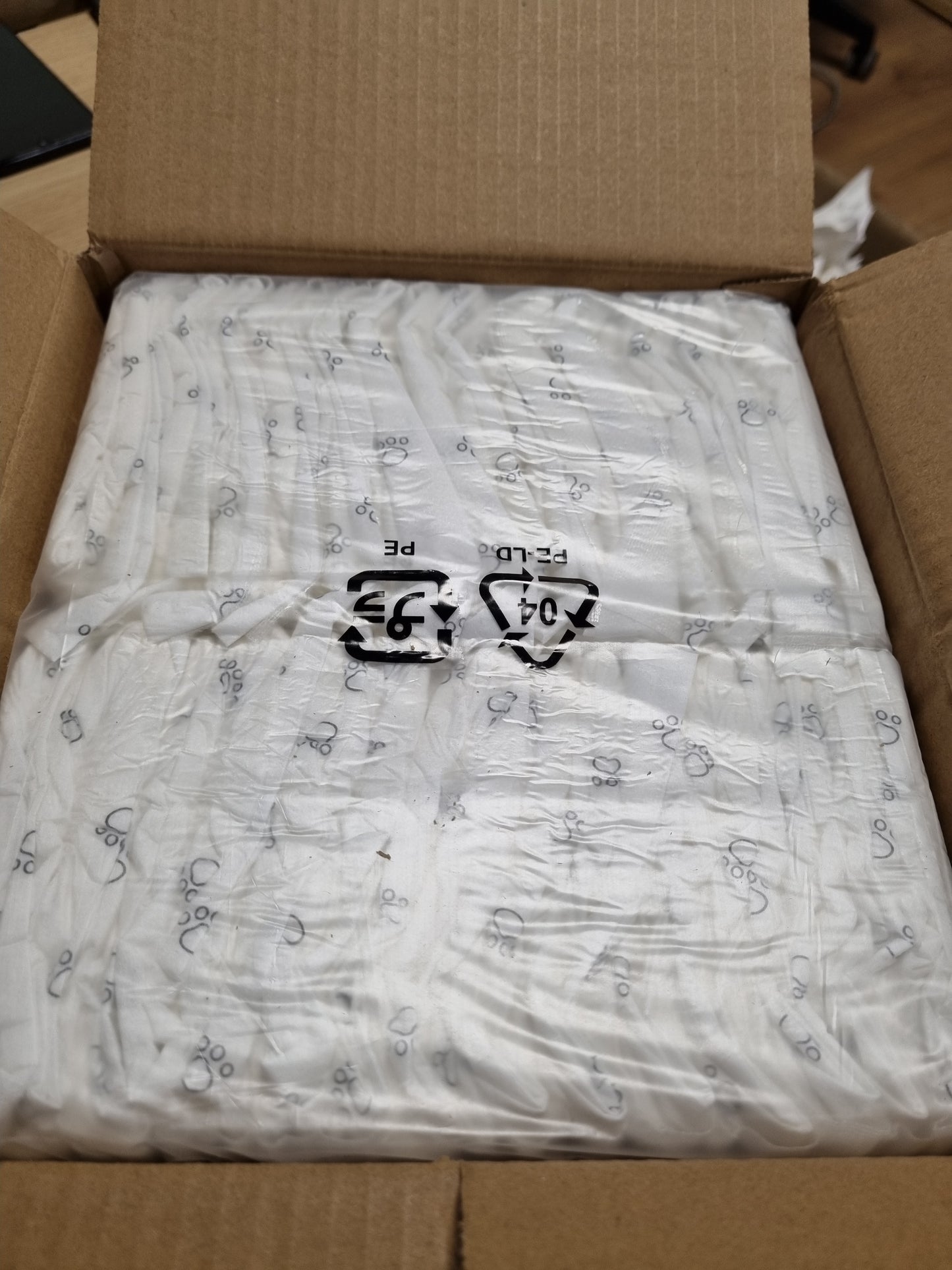 219372 - AMAZON BASICS Pelena për qen meshkuj, të vegjël, paketë me 30 copë, të bardha