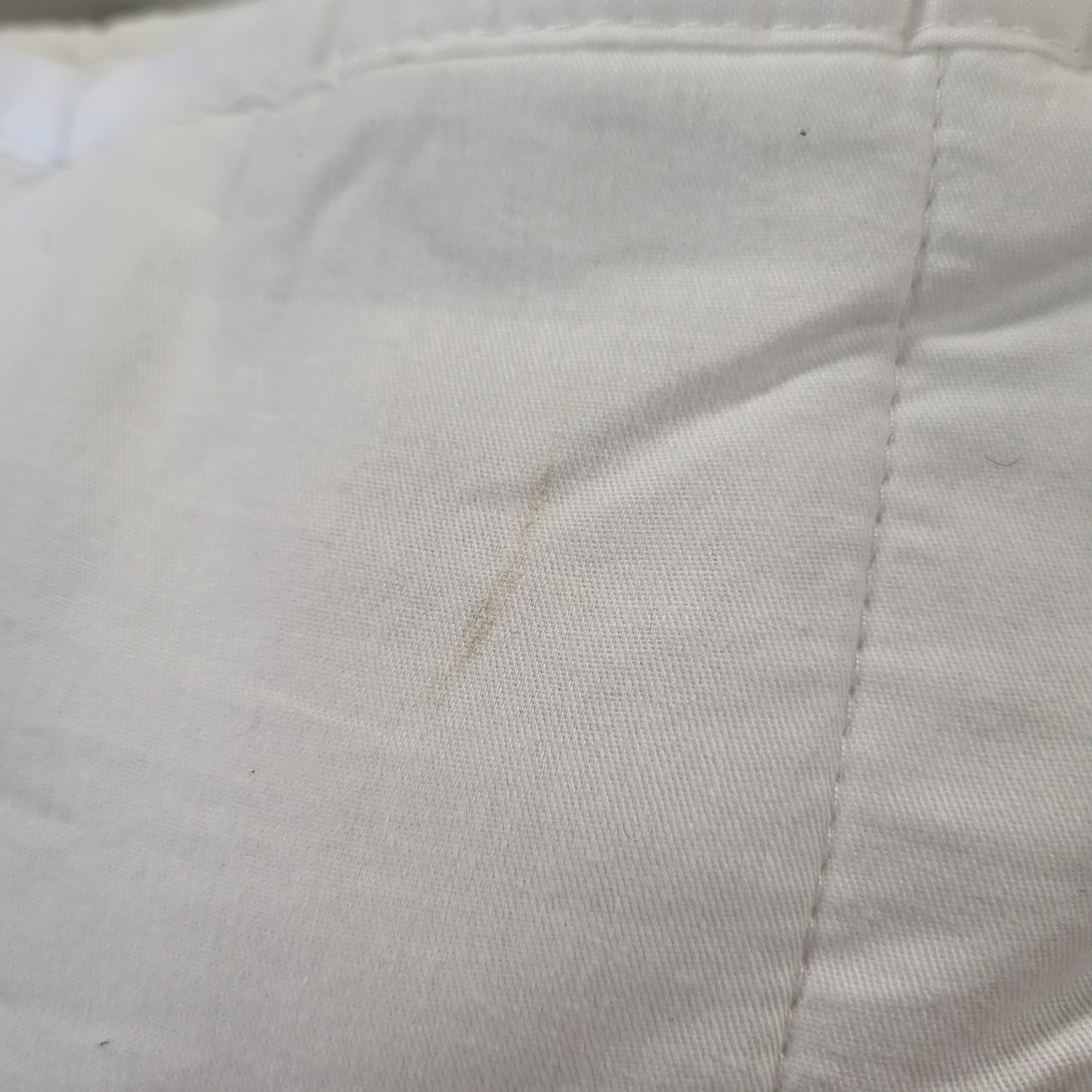 260470 - PHILIPS Shatërvan për Pije - Kapacitet 2.2L, Filtrim me shumë shtresa, Sensor lëvizjeje, Pompë e heshtur, Enë që nuk derdhet, Rezistent ndaj gërvishtjeve, Pastrim i lehtë, Bazë e qëndrueshme (PAW3210/02)