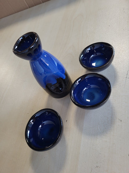222554 - Uziqueif Set Sake 5 Pjesë, qeramika japoneze, përfshin 4 gota sake dhe 1 kavanoz sake, gota porcelani tradicionale
