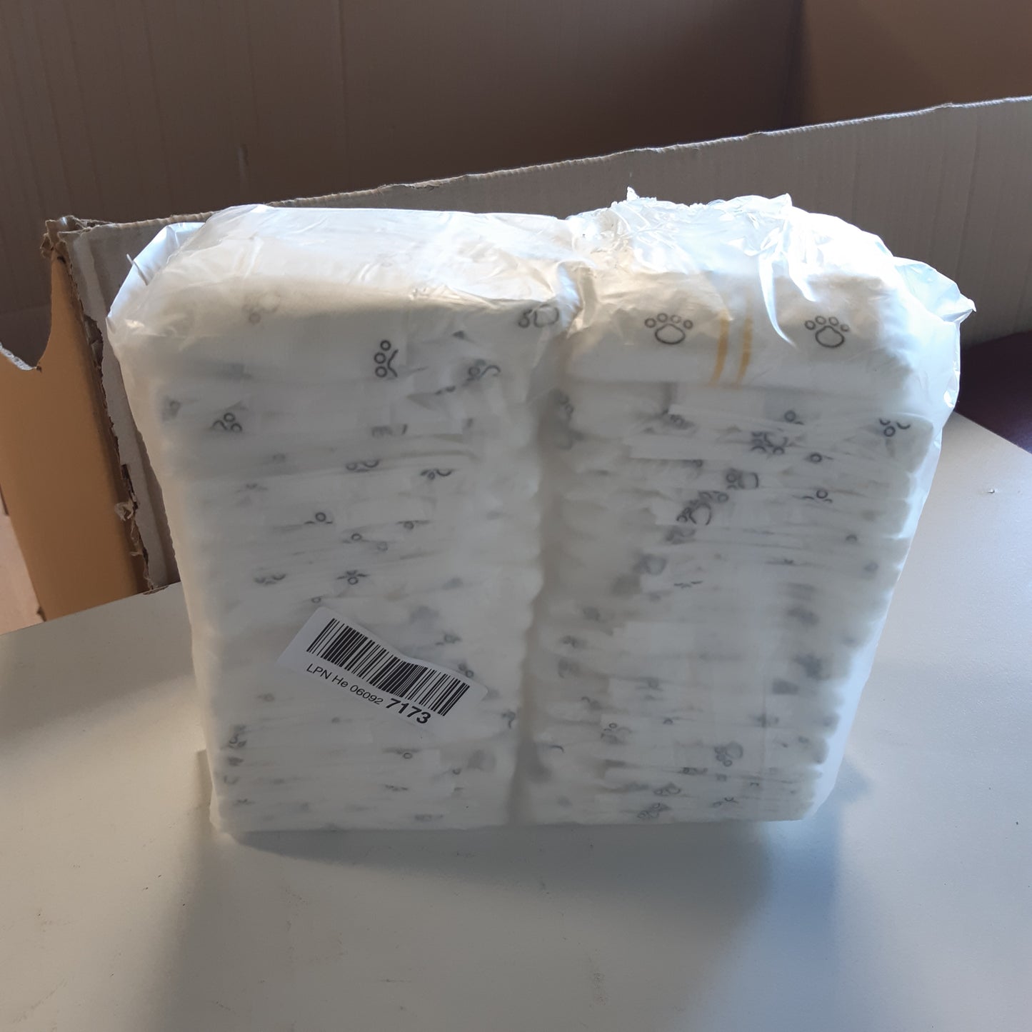 256921 - AMAZON BASICS Pelena për qen meshkuj, XS, pako me 30 copë, të bardha