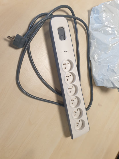 268734 - Belkin Mbrojtës nga mbitensionet me 6 priza, 650 xhul, kabllo 2m, e bardhë
