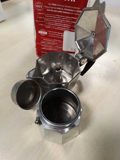 218637 - BIALETTI Makinë kafeje alumini Moka Express, për sobë (2 gota), 90 ml, argjend/e zezë, 8 x 11 x 11 cm
