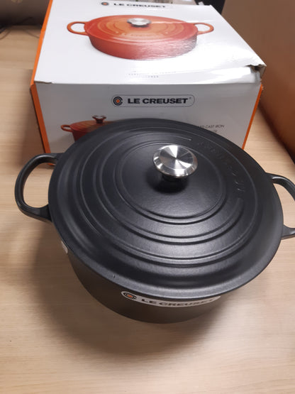 191005 - LE CREUSET Tavë Signature Rrumbullake, Prej Gize, Ø 30 cm, Kapaciteti 8.1 l, Përshtatshme për Të Gjitha Llojet e Sobave dhe Induksionin, E Zezë, 21177300000430