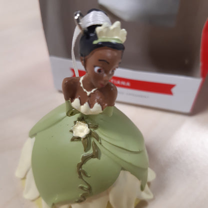 230068 - Zbukurim HALLMARK Tiana, Dekorim Peme Princesha dhe Bretkoca, Zbukurim i Varur Disney, Zbukurim i Varur Krishtlindjesh, Dhurata për Krishtlindje
