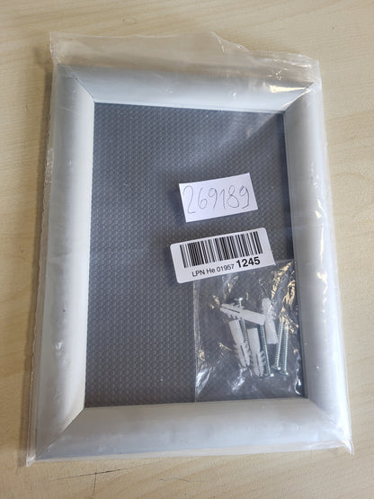 269189 - EUROPEL Kornizë me kapëse e montuar në mur A5, profil 25 mm, alumin i anodizuar, bazë polistireni, fletë anti-shkëlqim