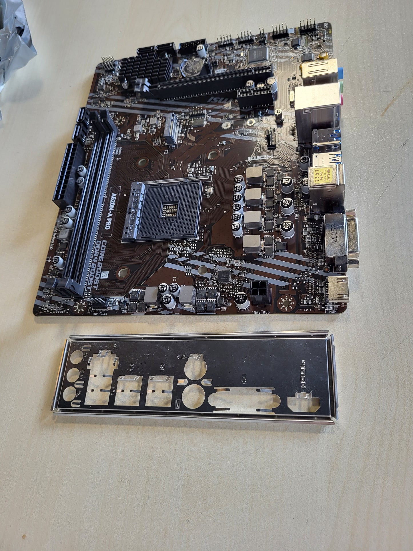 268019 - PLLAKË AMË MSI A520M-A PRO MICRO-ATX, për procesorët AMD Ryzen të gjeneratës së 3-të, AM4, DDR4 Boost (4600MHz/OC), 1 x PCIe 3.0 x1, 1 x M.2 Gen3 x4, Gigabit LAN