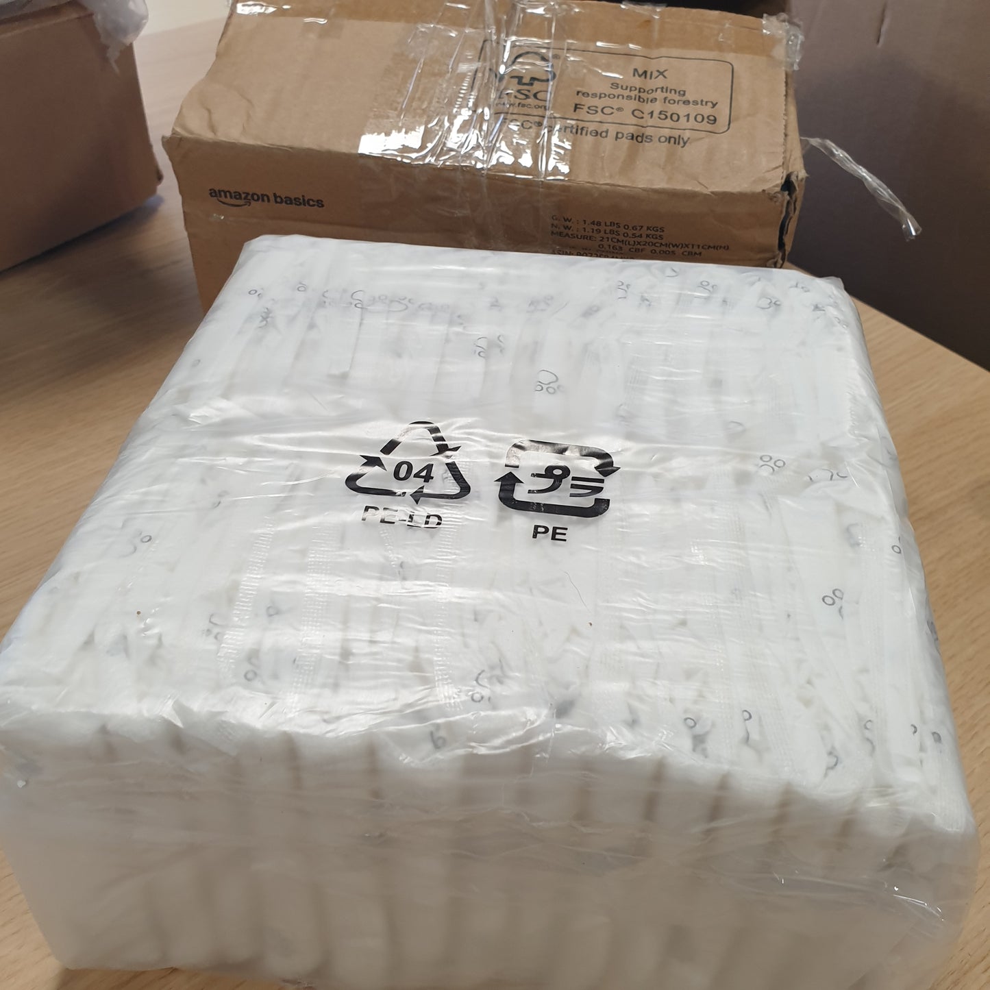 229222 - AMAZON BASICS Pelena për qen meshkuj, të disponueshme, Madhësia XS, të bardha, 30 copë