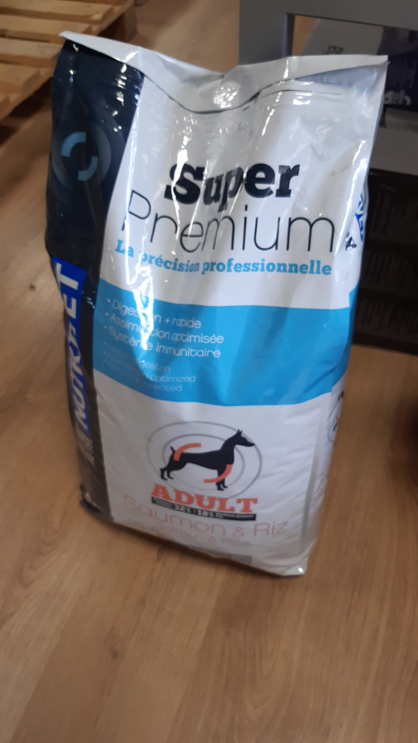 217246 - NUTRIVET Super Premium Oriz me Salmon, Kroketa pa Grurë për Qen, 15 kg
