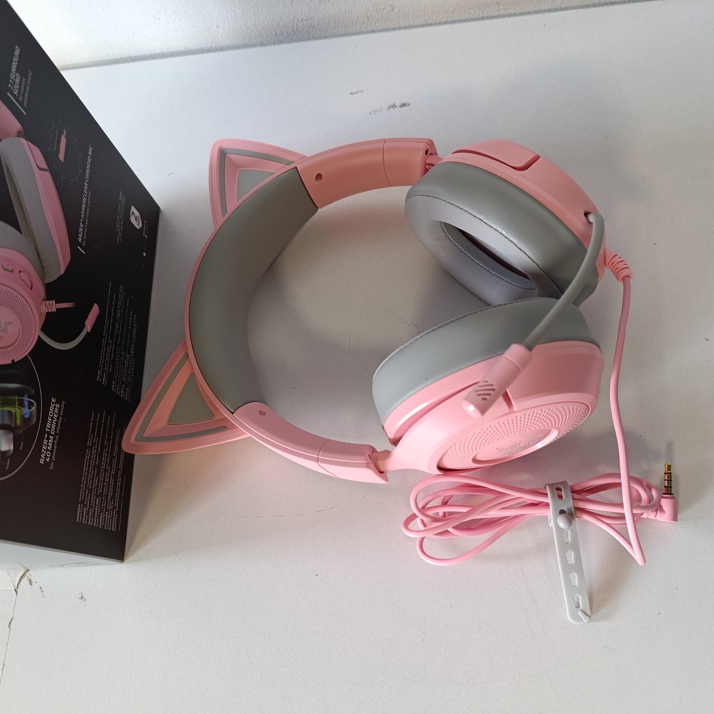 267892 - RAZER Kraken Kitty V3 X, Kufje me tela për Kitty për lojëra, Pesha 270g, Mikrofon kardioid HyperClear, Drajverë TriForce 40mm, Jack 3.5mm, Quartz
