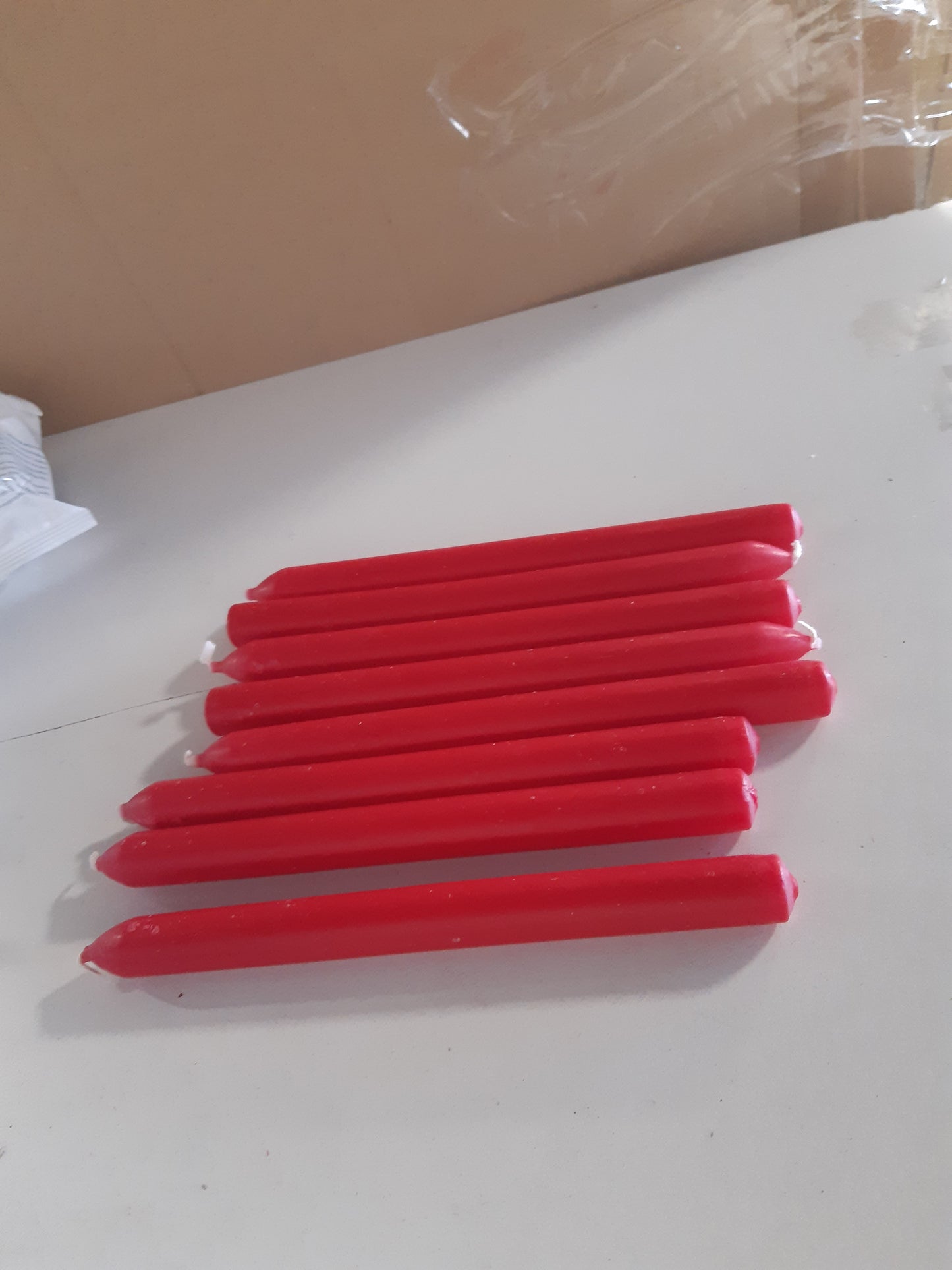 225284 - BOLSIUS QIRINJ SMOOTH TAPER TË KUQ, 8 COPË PËR KUTI, 24 CM, KOHA E DJEGIES 8 ORË, PA AROMË, DYLL NATYRAL BIMOR, PA VAJ PALME