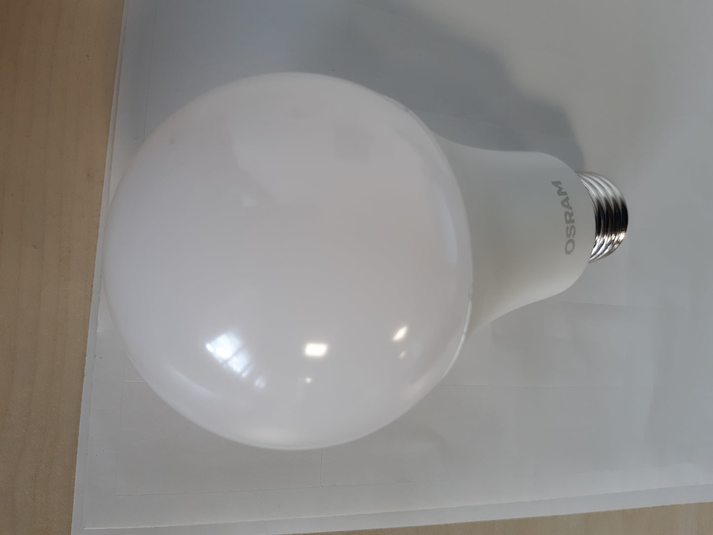 228992 - OSRAM Llambë LED me errësim E27, e bardhë e ngrohtë (2700K), 20W, ekuivalente me llambë inkandeshente 150W, akrilik, LED SUPERSTAR CLASSIC A