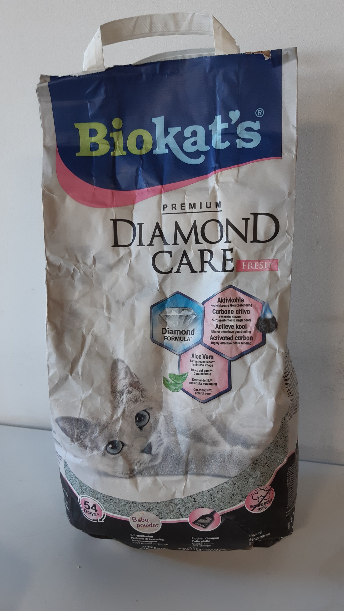 216292 - BIOKAT'S Plehra për mace Diamond Care Fresh me aromë pudre për foshnje, 1 qese (1 x 10 L)