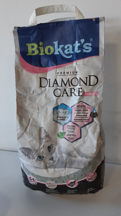 216292 - BIOKAT'S Plehra për mace Diamond Care Fresh me aromë pudre për foshnje, 1 qese (1 x 10 L)