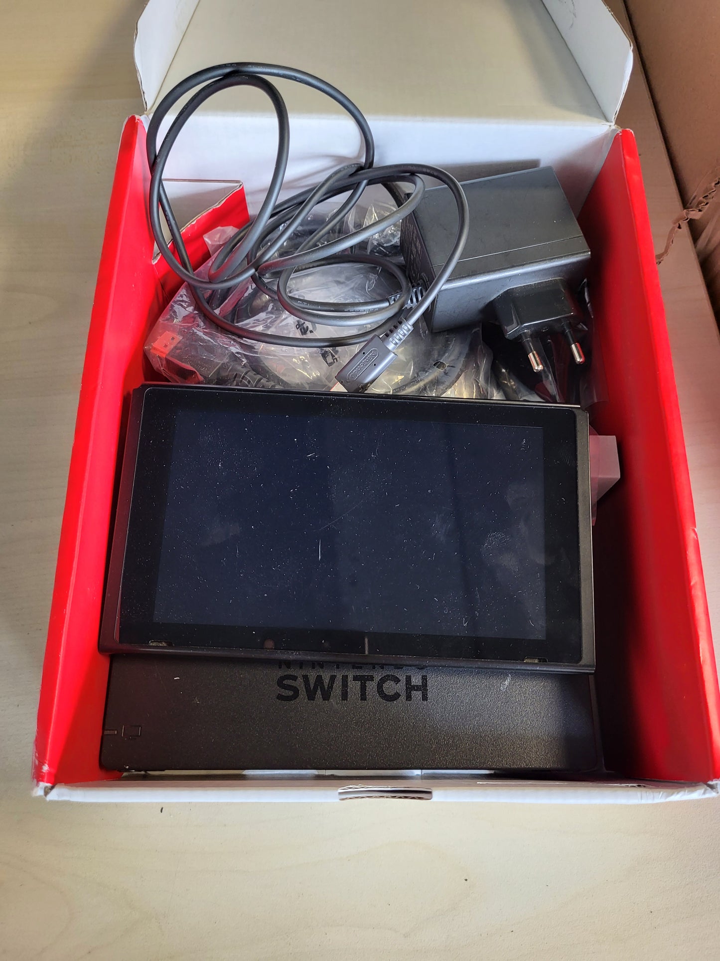 266023 - NINTENDO Konsola Switch, ngjyrë blu neoni dhe të kuqe neoni, Joy-Cons