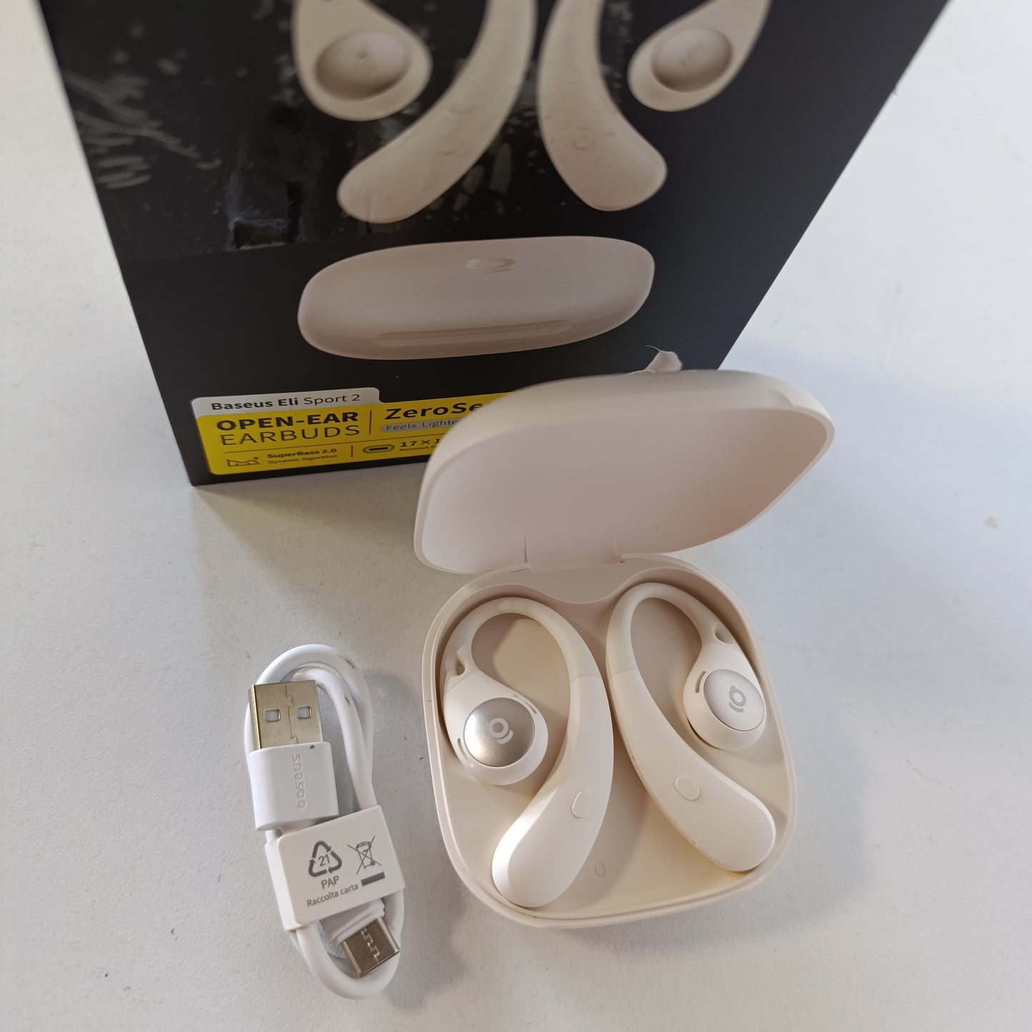 267831 - BASEUS ELI SPORT2, Kufje Sportive me Vesh të Hapur, Kohë Luajtjeje 45 Orë, SuperBass 2.0, IPX7, Bluetooth 6.0, 4 Mikrofonë të Qartë