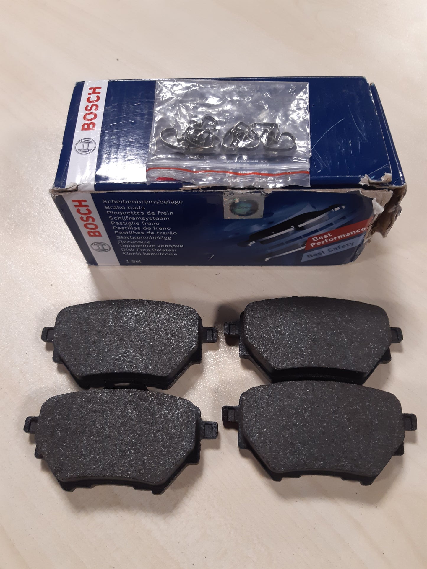 163467 - BOSCH BP1711 - Disqe Freni për Makinën me Boshtin e Pasmë, i Certifikuar nga ECE-R90, Pa Bakër, 1 Pako me 4 Disqe dhe Aksesore