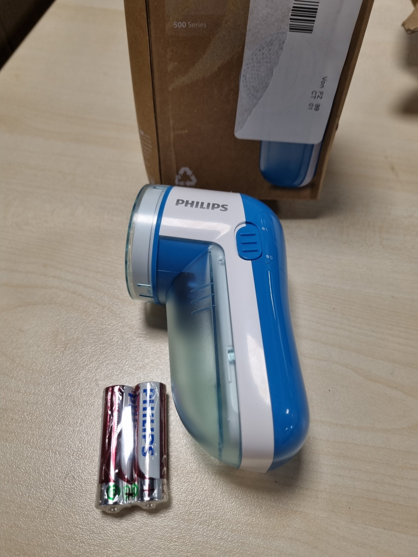 215528 - PHILIPS Makinë rroje për rroba - Heq pilulat nga rrobat, Blu