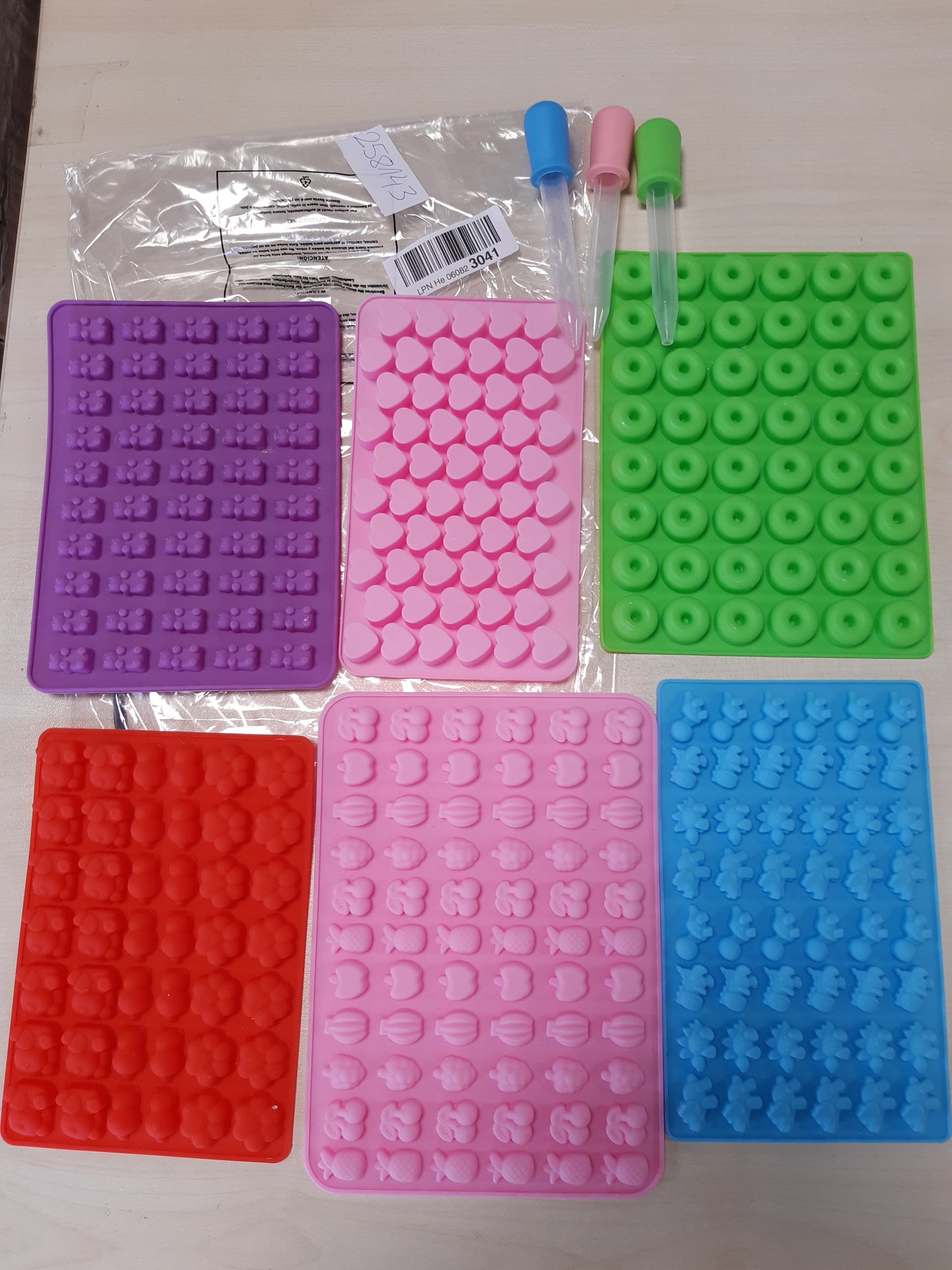 258143 - SET ME 6 KALLËPE SILIKONI për Ariushë me Çamçakëz, Jo-Ngjitës, për Karamelesh dhe Çokollatash DIY, Përfshin 3 Pikatorë