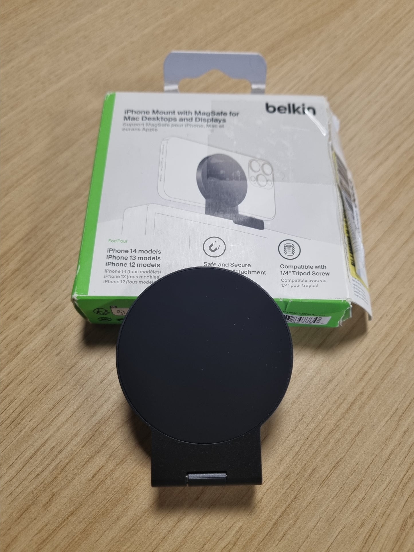266339 - BELKIN Mbajtëse për iPhone me anim MagSafe - Fiksim i lehtë magnetik për laptopë Mac - Përdorim për videokonferenca, FaceTime, transmetim dhe krijim përmbajtjeje