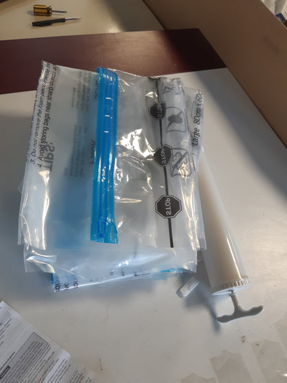215858 - AMAZON BASICS Qese me vakum për rroba me valvul hermetik dhe pompë dore - të mëdha, pako me 5.