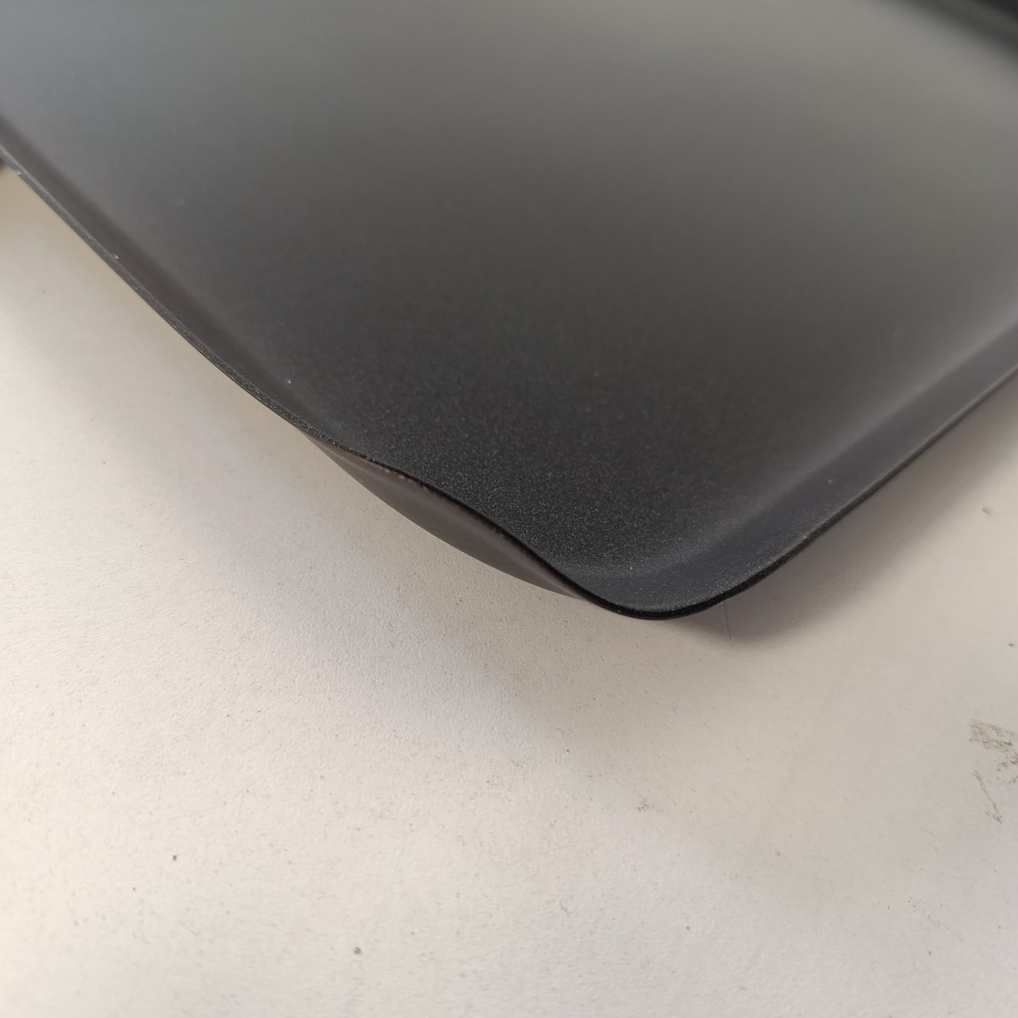 213899 - MASTERCLASS Tabaka Gatimi prej Alumini të Anodizuar fort (42 x 31 cm) dhe Pllakë Gatimi me Veshje Tefloni Jo-Ngjitëse (35 x 25 cm)