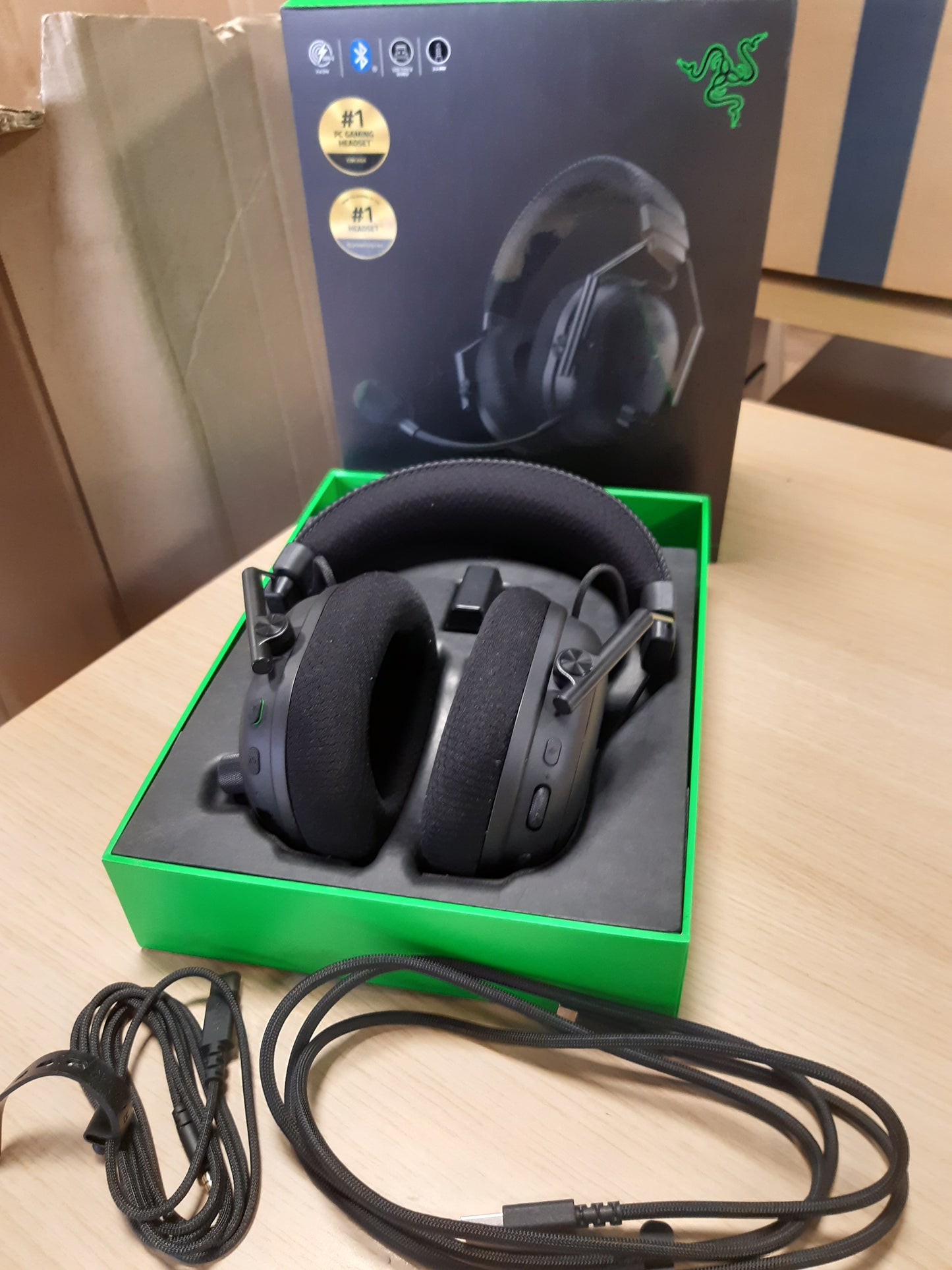 127206 - RAZER BlackShark V3 Pro - Kufje pa tel me anulim aktiv të zhurmës për sporte elektronike, Drajverë 50 mm, Wireless 2.4GHz dhe Bluetooth, e përshtatshme për PC/Mac, e zezë