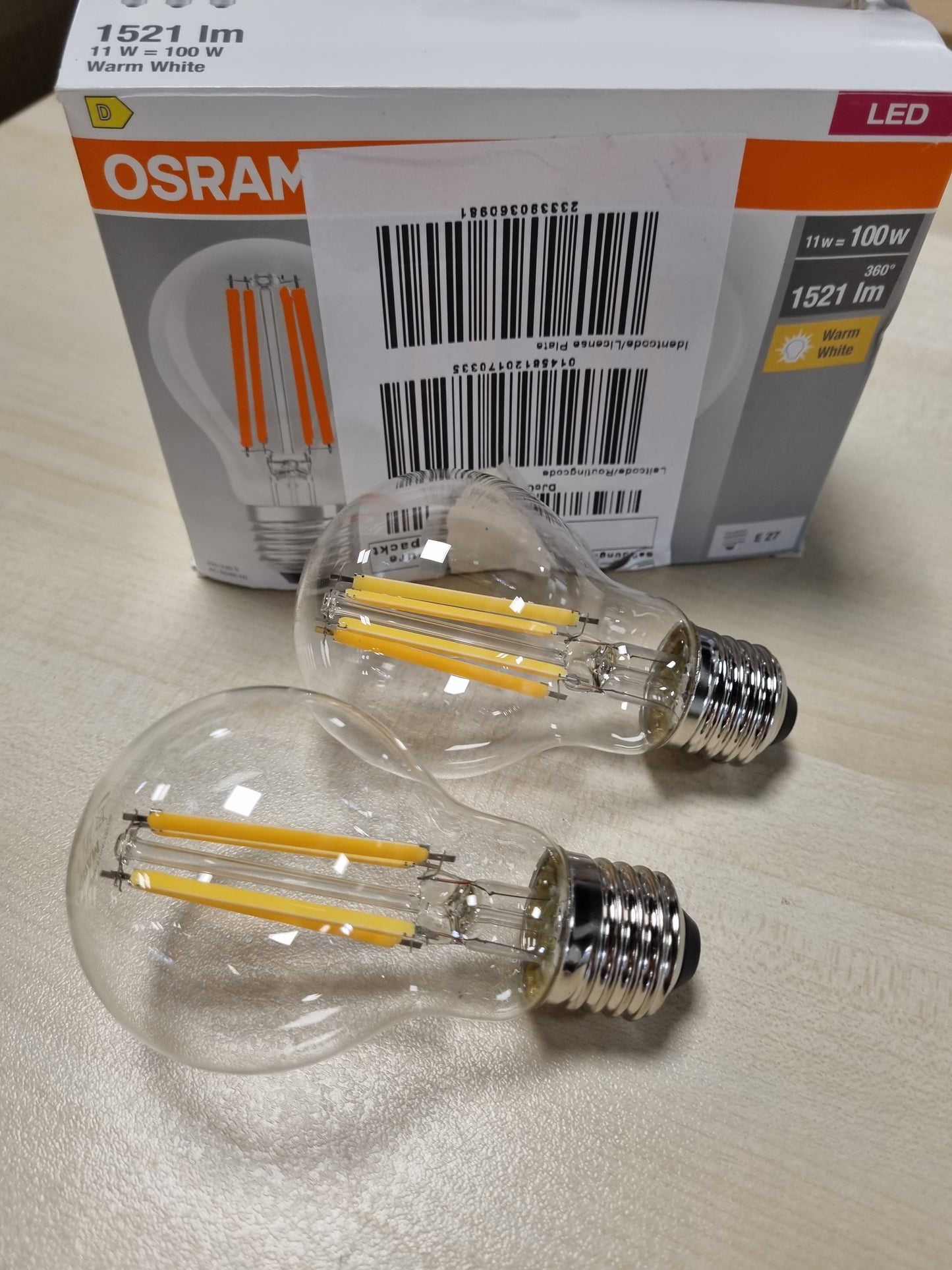 216372 - OSRAM Llambë LED E27, 2700 K, 11 W, Zëvendësim për llambë 100 W, Pako me 3 pjesë