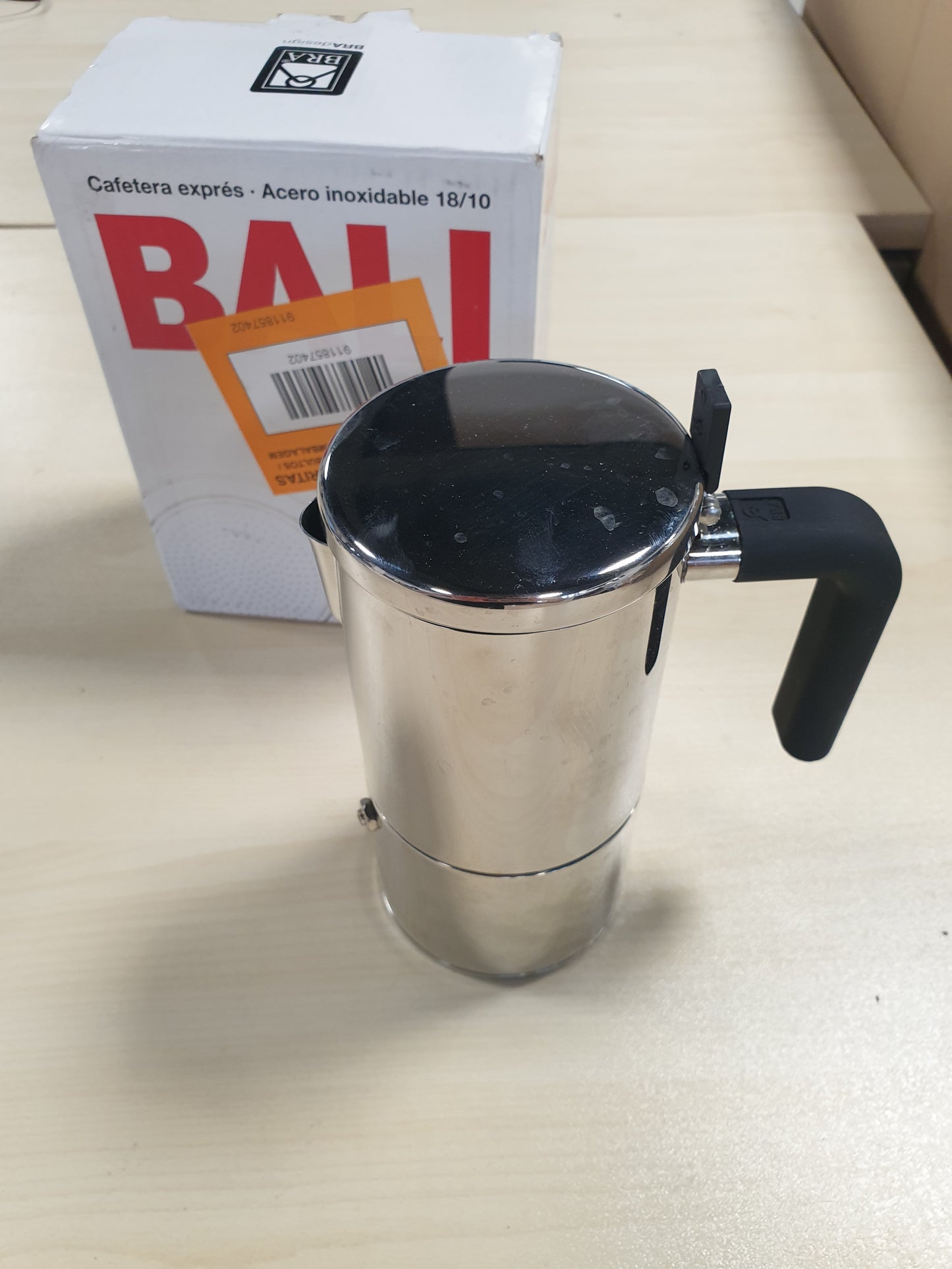 256206 - BRA - Bali, Makinë kafeje italiane, çelik inox 18/10, me induksion të plotë, për 4 gota, 8 cm