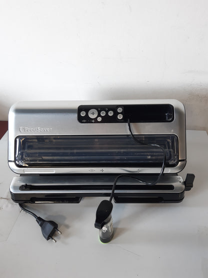 255012 - FOODSAVER Vulosëse me Vakum për Ushqim FFS006X, Automatike, me Ruajtje dhe Prerëse të Rrotullave, Argjend