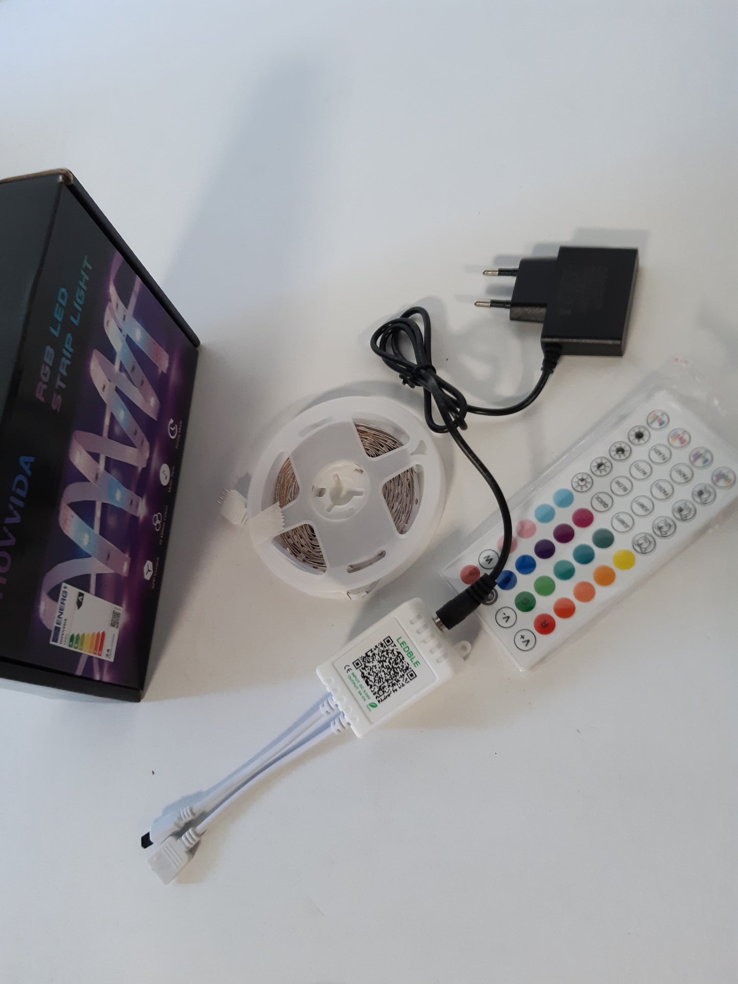 168817 - HOVVIDA Shirit LED 5M me 30 LED/Metër, 1x5M, Shirit LED RGB, 24V dhe 150 LED, Kontrollues me APLIKACION dhe Telekomandë, Sinkronizim Muzikor dhe Modalitet Kohëmatësi, i Përshtatshëm për Dhomë Gjumi, Dhomë Lojërash, Festë, Festival