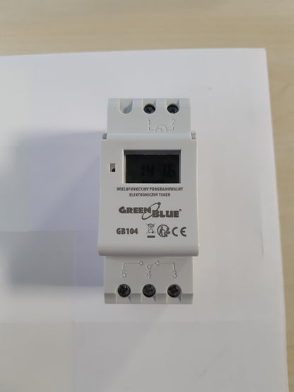 163765 - PANASONIC Panel i Shinave DIN GB104 ne Ngjyrat Jeshil dhe Blu, Kohëmatës Dixhital 16A, me Maksimum 240 Programe