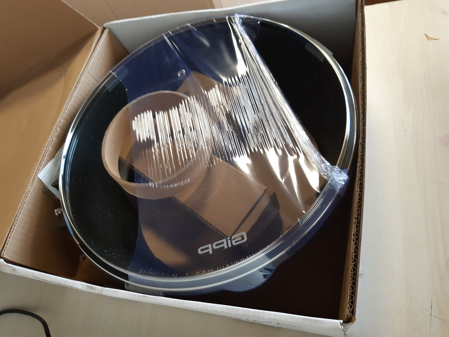 222070 - GiPP Tigan Jo-Ngjitës me Kapak, 30 cm, 5 L, Tigan Qeramik për Skuqje, Dorezë e Izoluar, I Përputhshëm me Induksionin, I Shëndetshëm dhe Jo-Toksik, Gri