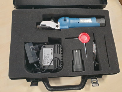 208018 - CLIPSTER FarmClipper Akku2, Makinë Prerëse pa Tel për Kafshë, me 2 Bateri, Blu, Madhësi 28.5 x 8 x 8cm, për Prerjen e Bagëtive, për Përdorim Veterinar, Jetëgjatësi Baterie 120 minuta